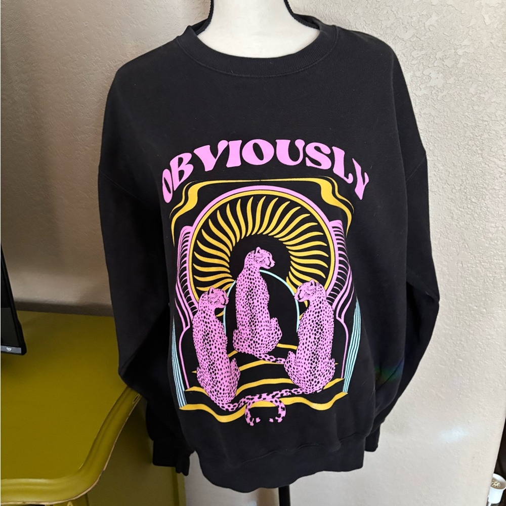 Oversized Boutique Black Sweatshirt with Pink Leopard Graphic M